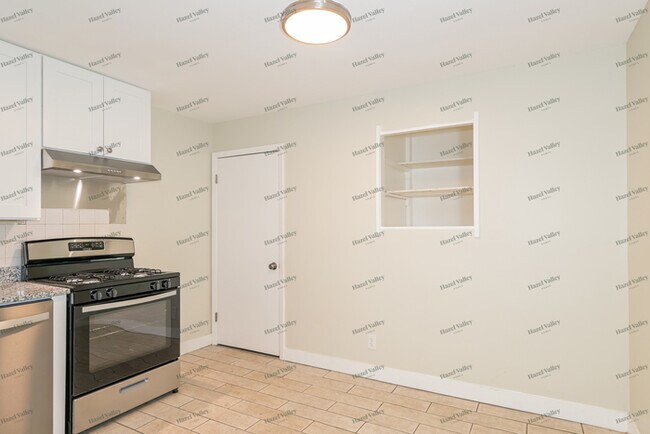 Building Photo - 1218 Baron Ave