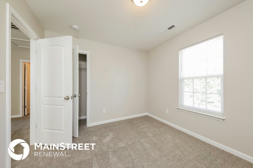 Building Photo - 5075 Hogan Point Ct