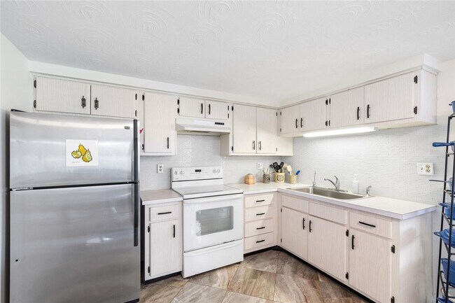 Building Photo - Charming 2–3 Bedroom Home in Holiday, FL!