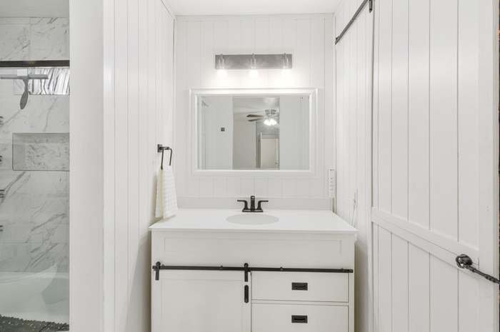 Building Photo - 8205 Raintree Dr