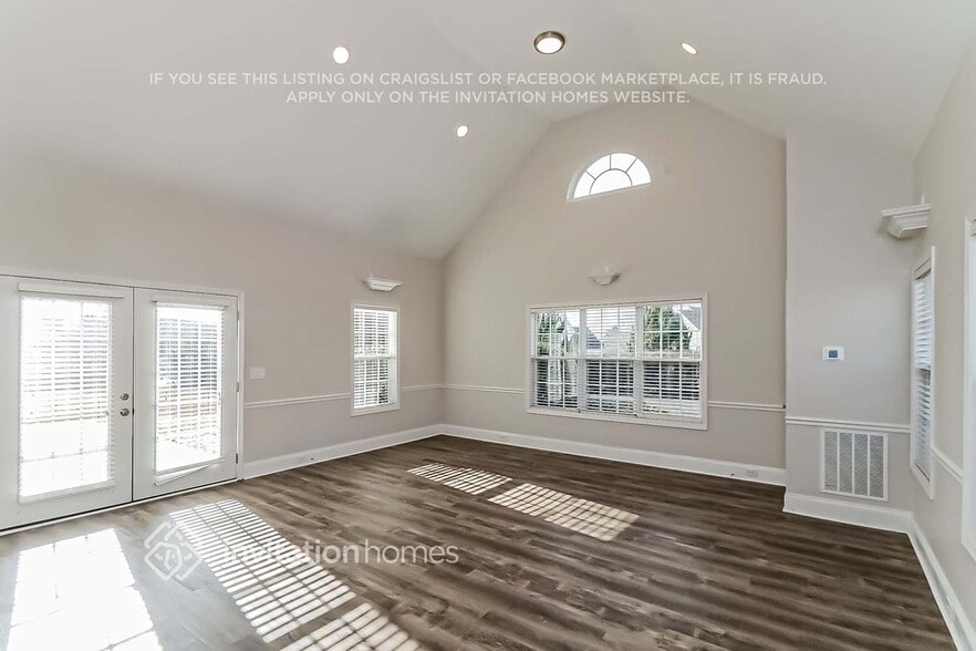 Building Photo - 17 Windermere Bend NW