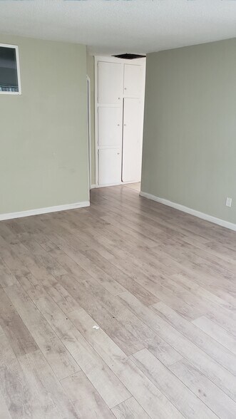 Building Photo - 61080 Azania Ave