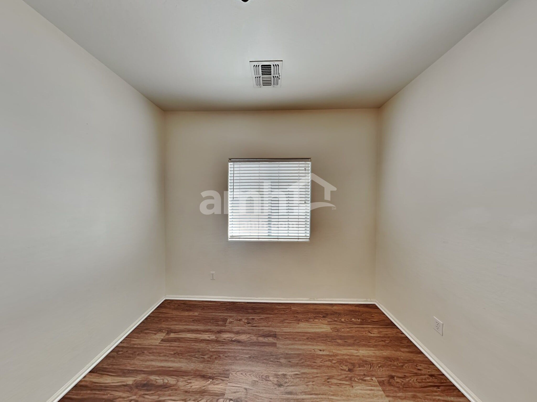 Building Photo - 1509 S 123rd Dr