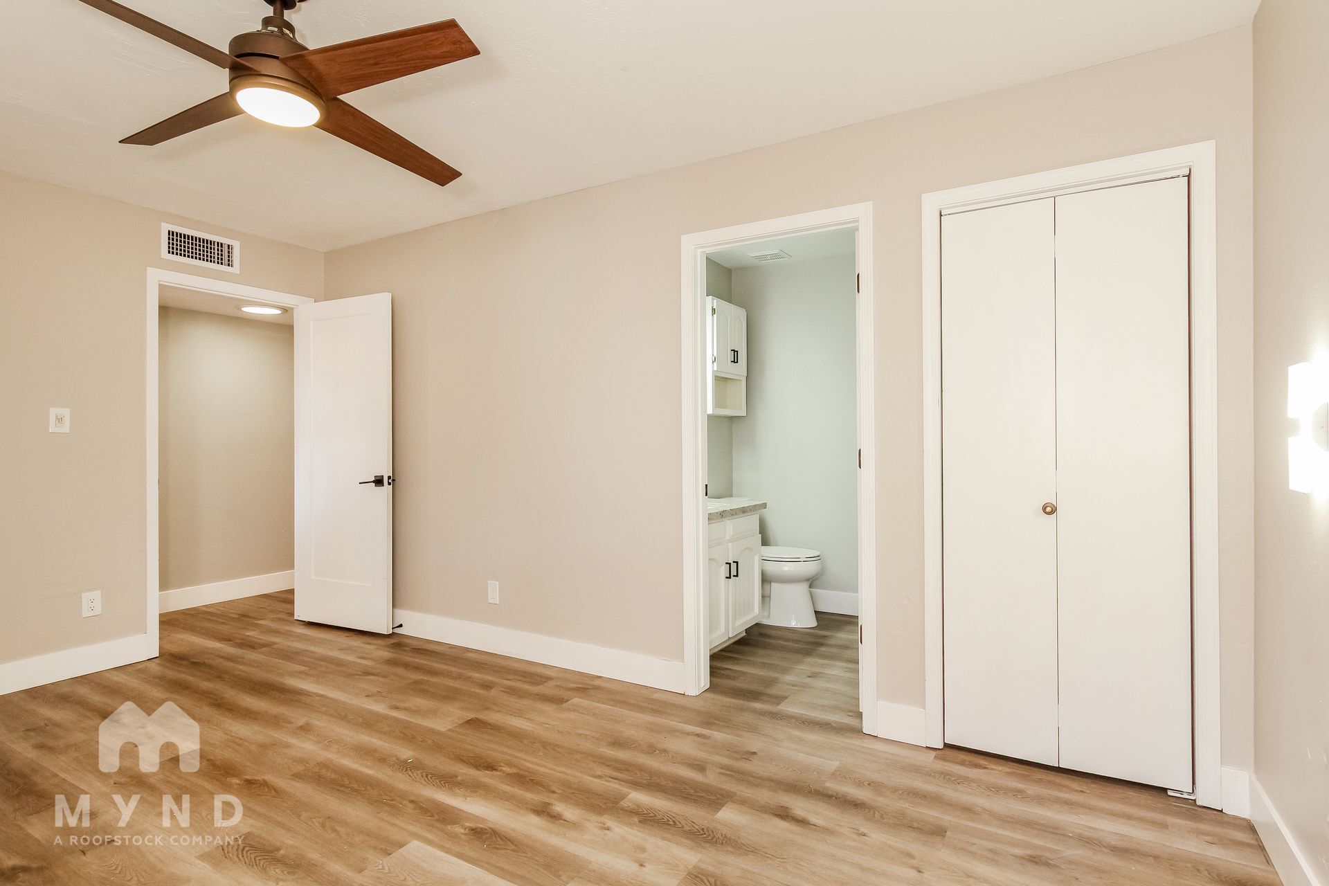 Building Photo - 7043 E Hearn Rd