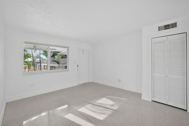 Building Photo - 1821 Middle River Dr
