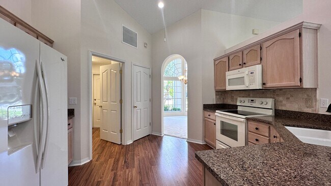 Building Photo - 7468 Aprelle Dr
