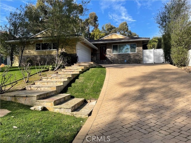 Primary Photo - 3001 Palos Verdes Dr N