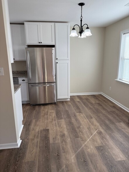 Building Photo - 303 Cardinal Way