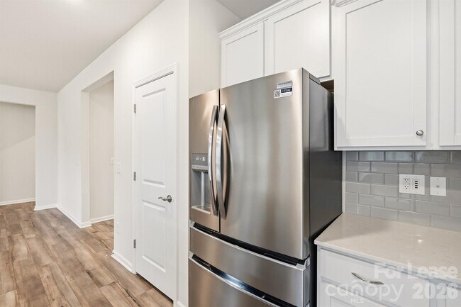 Building Photo - 162 White Apple Wy