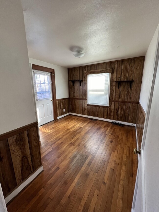 Building Photo - 228 E Madison Ave