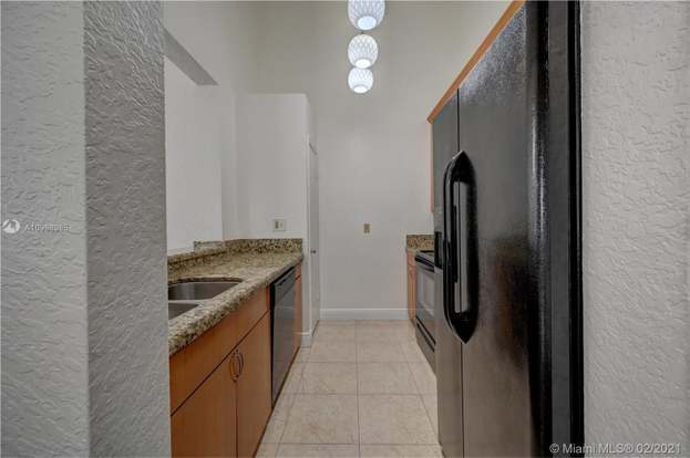 Building Photo - 2850 N Oakland Forest Dr