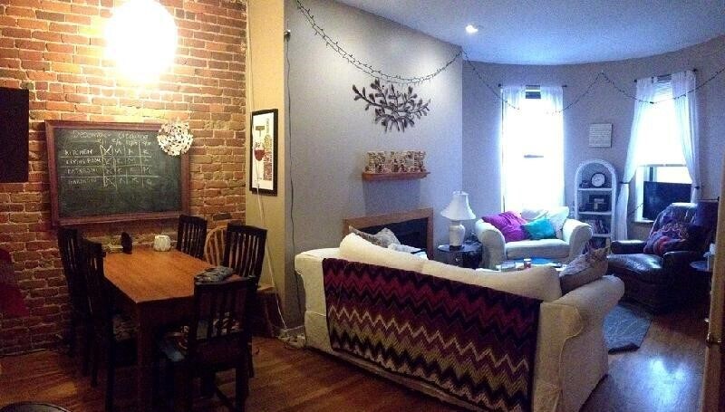 Building Photo - 28 Symphony Rd