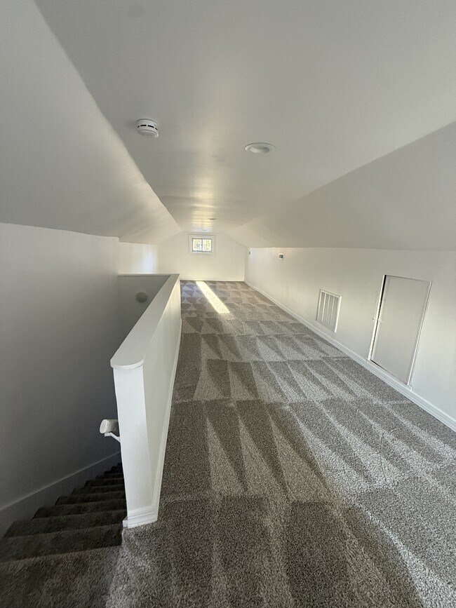 Building Photo - 310 Highland St