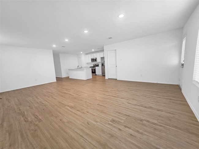 Building Photo - 9518 Brookside Point Dr