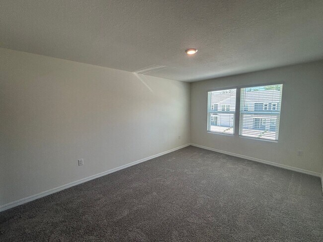 Building Photo - 6592 SW 81st Lp