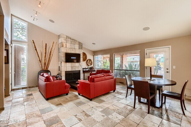 Clubhouse - 4704 E Paradise Village Pky N