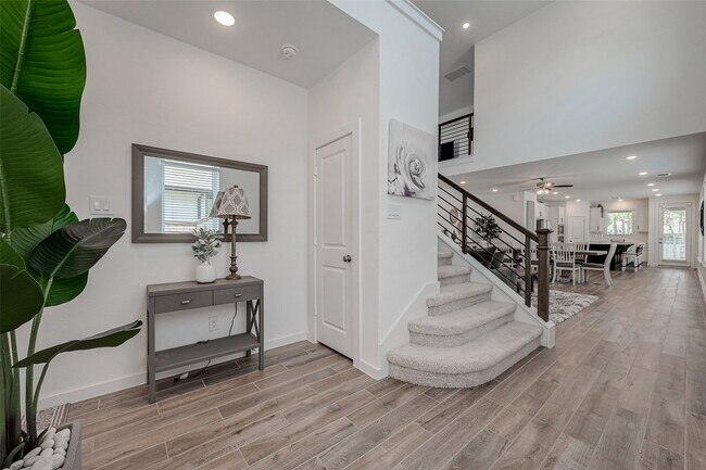 Building Photo - 430 W Cascade Heights Dr