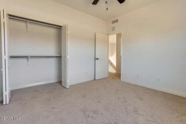 Building Photo - 5541 Ignacio Frias Dr