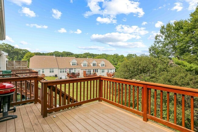 Building Photo - 68 Buttercup Ln