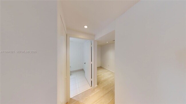 Building Photo - 55 SW 9th Ave