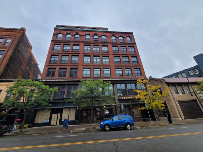 Entrance - The Lofts at Searle