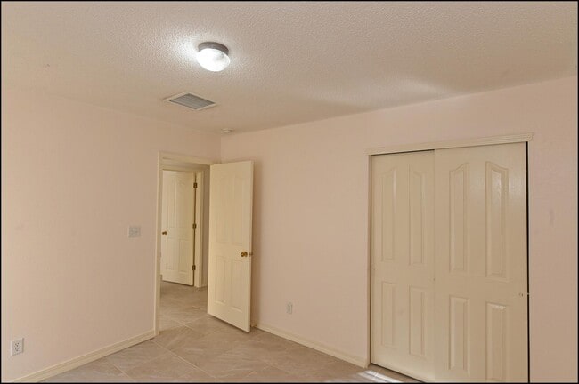 Building Photo - 648 Wind River Ave