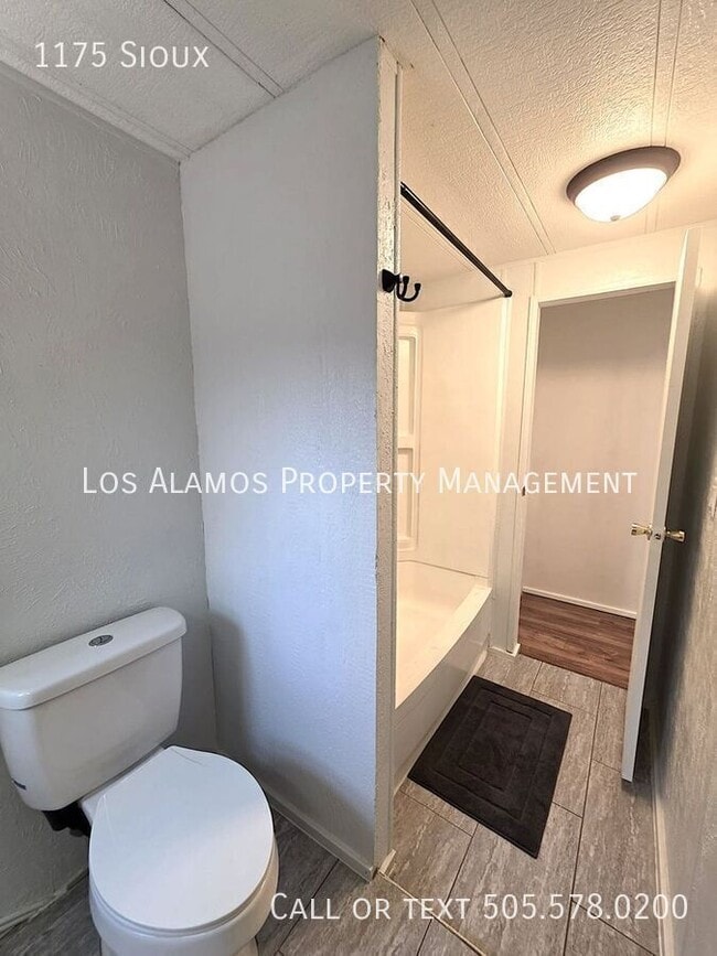 Building Photo - 1175 Sioux-