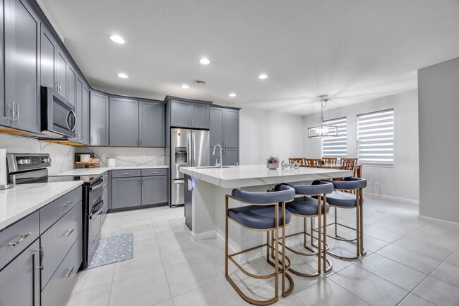 Primary Photo - 16369 Oakview Dr