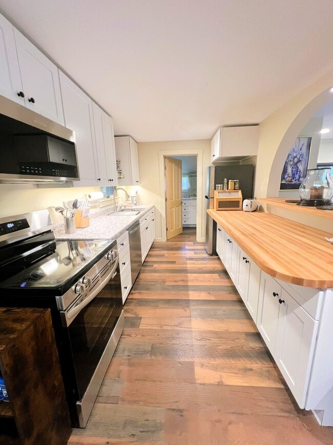 Building Photo - Brand New Luxury Studio | All-Inclusive | ...