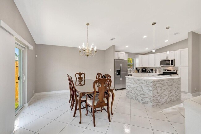 Building Photo - Waterway Cove