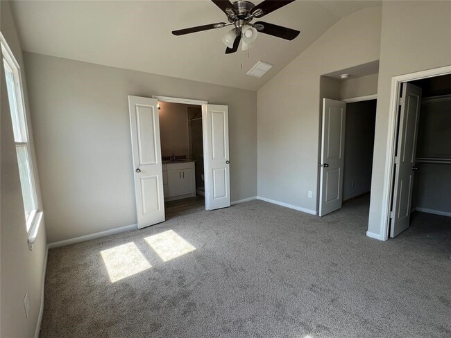 Building Photo - 9006 Intervale St