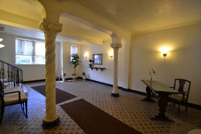 Building Photo - 2115 N Dayton St