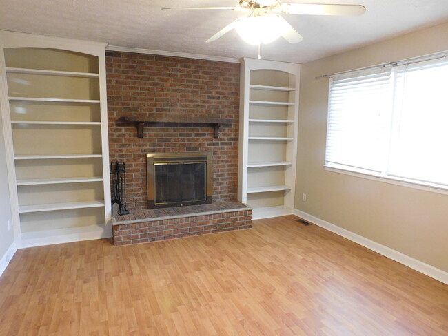 Building Photo - 1730 Elmwood Dr