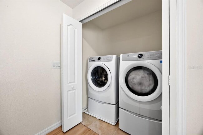 Building Photo - 1849 Red Canyon Dr