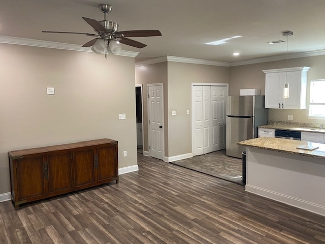 Building Photo - 8917 Pear St