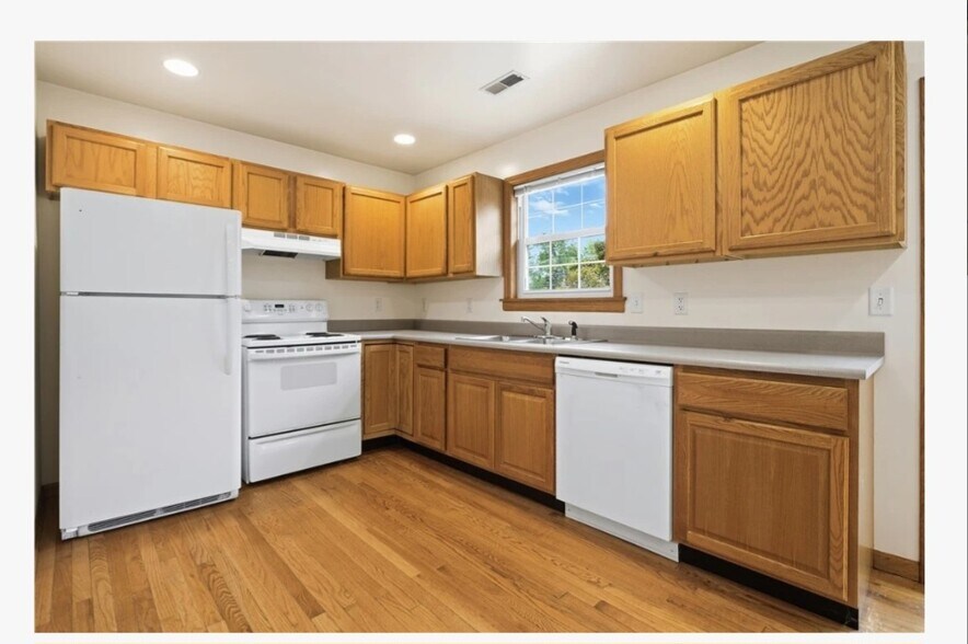 Building Photo - 908 Buchanan Ave