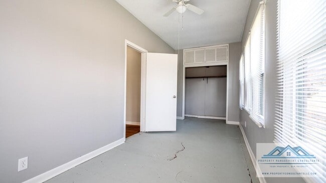 Building Photo - 901 Hermitage Dr