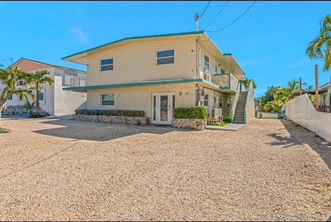 Primary Photo - 67 Coral Dr