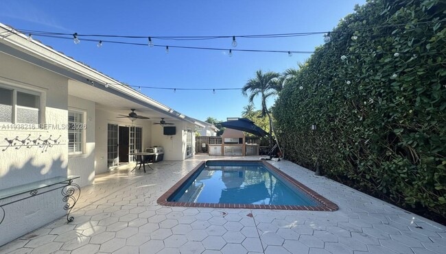 Building Photo - 15770 SW 141st Ct