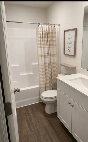 Bathroom #1 with tub and shower - 238 Yorktown Ln