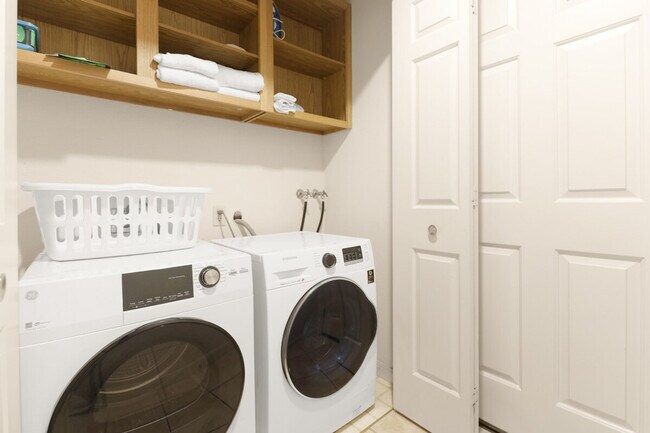 Building Photo - 112 Duck Ct