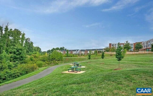 Building Photo - 2074 Lockwood Dr