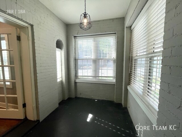 Building Photo - 920 Ward Pkwy