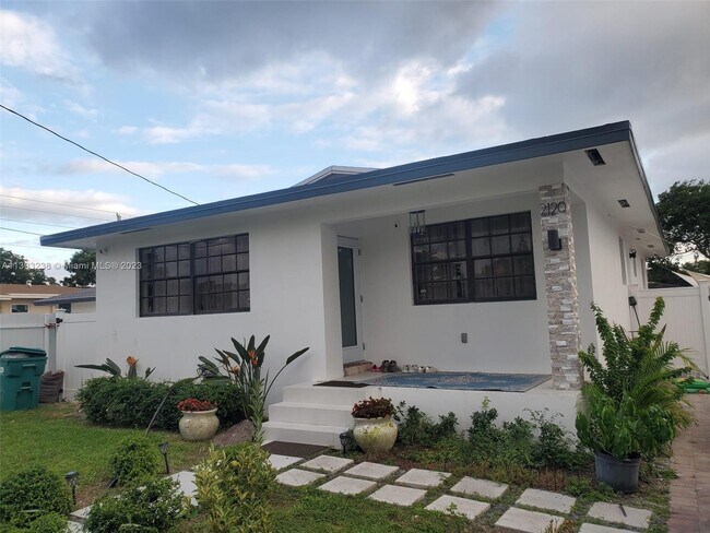 Primary Photo - 2120 NW 66th St