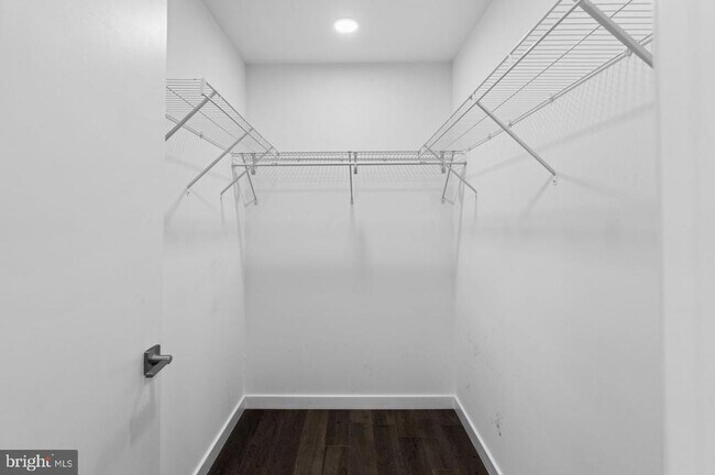 Building Photo - 1501 N 31st St