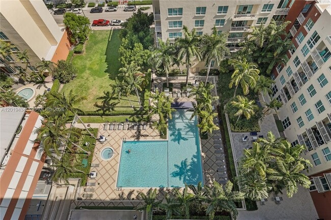 Building Photo - 2000 N Bayshore Dr