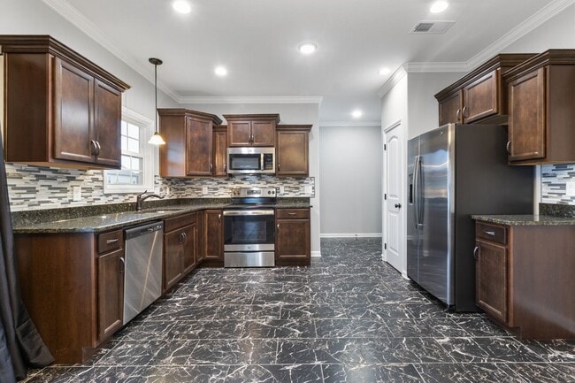 Building Photo - 1629 Kestrel Dr