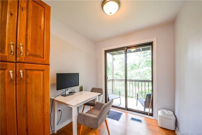 Building Photo - 115 Fillow St