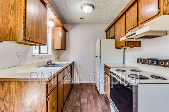 Building Photo - 535 S Lulu Ave
