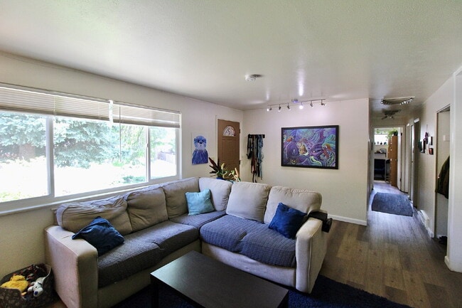 Building Photo - 1405 Abilene Dr